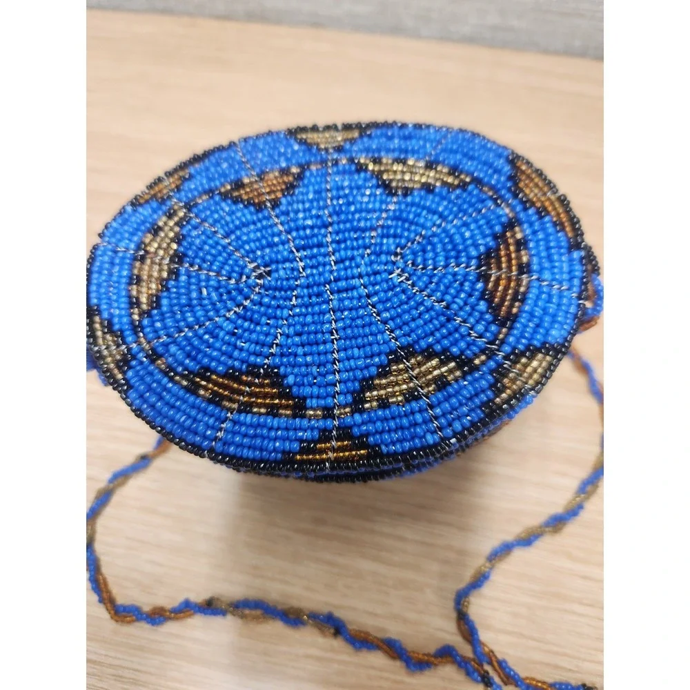 Vintage Seed Bead Hand Beaded Wire Hanging Trinket Box‎ Purse Lidded Blue Gold